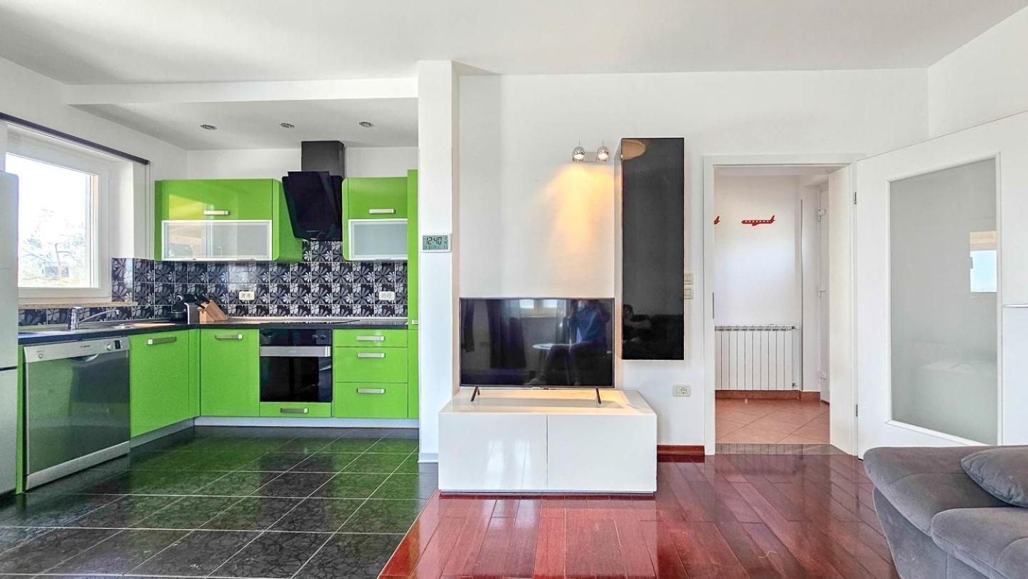 Casa Lutoma Villa Kmeti ภายนอก รูปภาพ