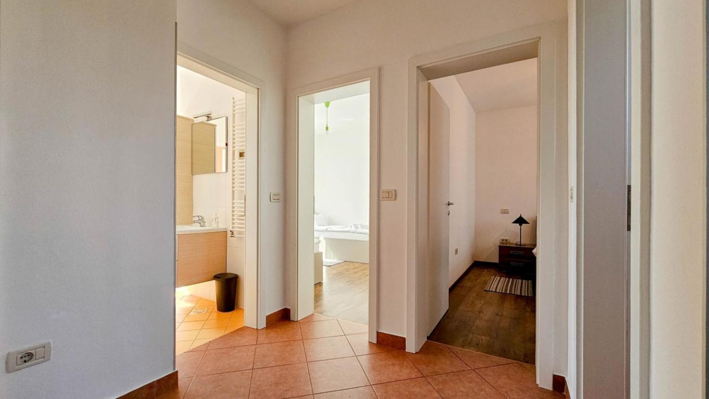 Casa Lutoma Villa Kmeti ภายนอก รูปภาพ
